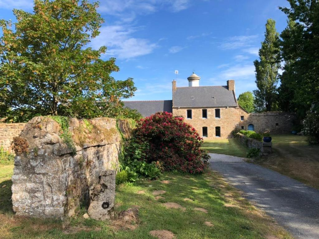 Les Ecolodges Sous Le Phare Louannec Esterno foto