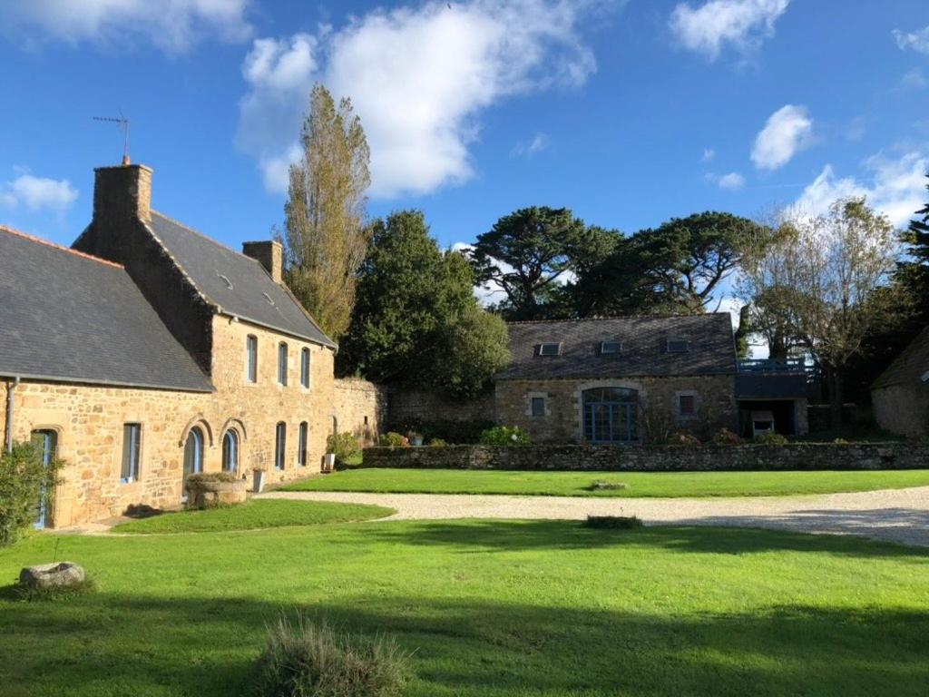 Les Ecolodges Sous Le Phare Louannec Esterno foto