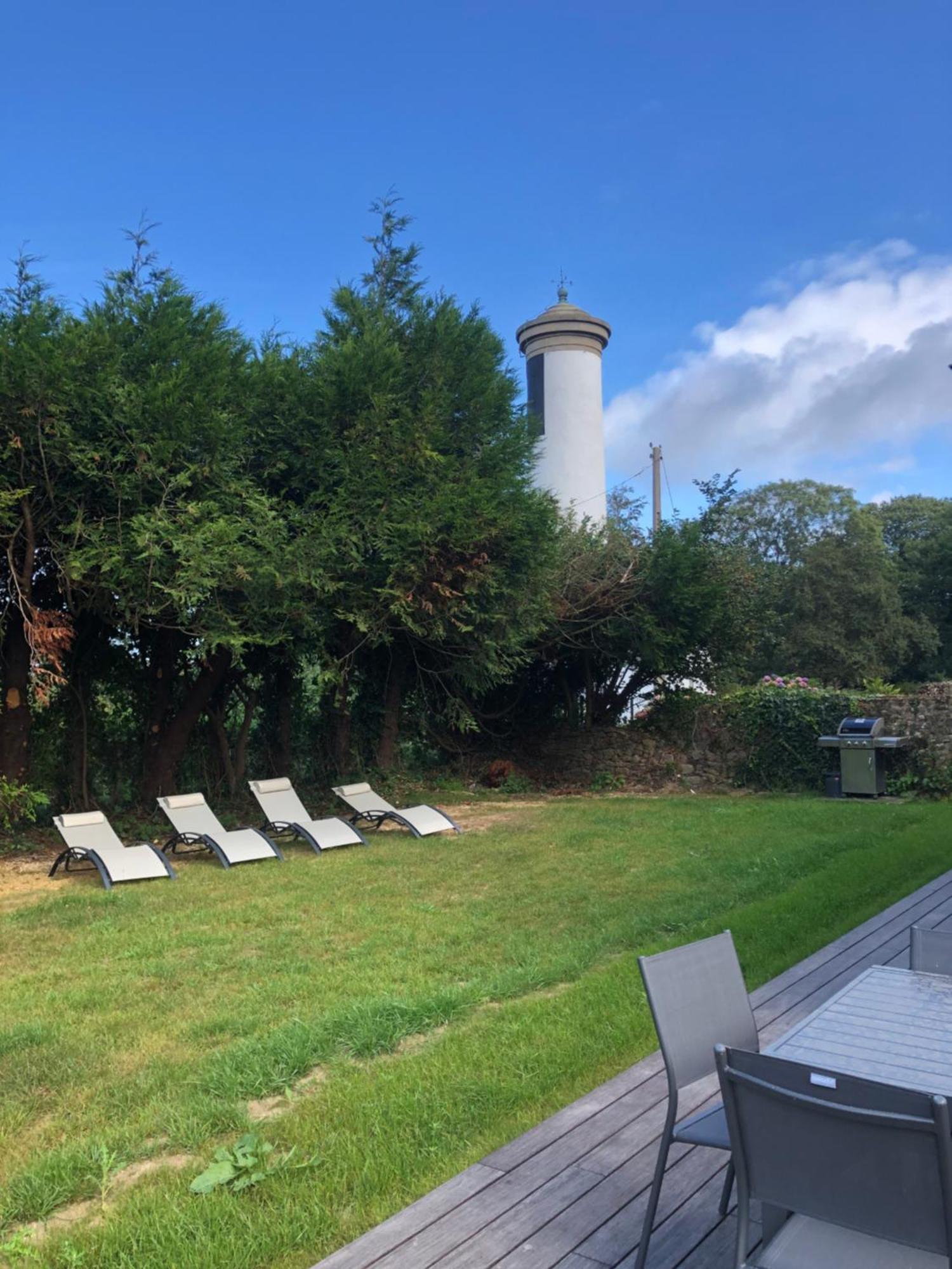 Les Ecolodges Sous Le Phare Louannec Esterno foto