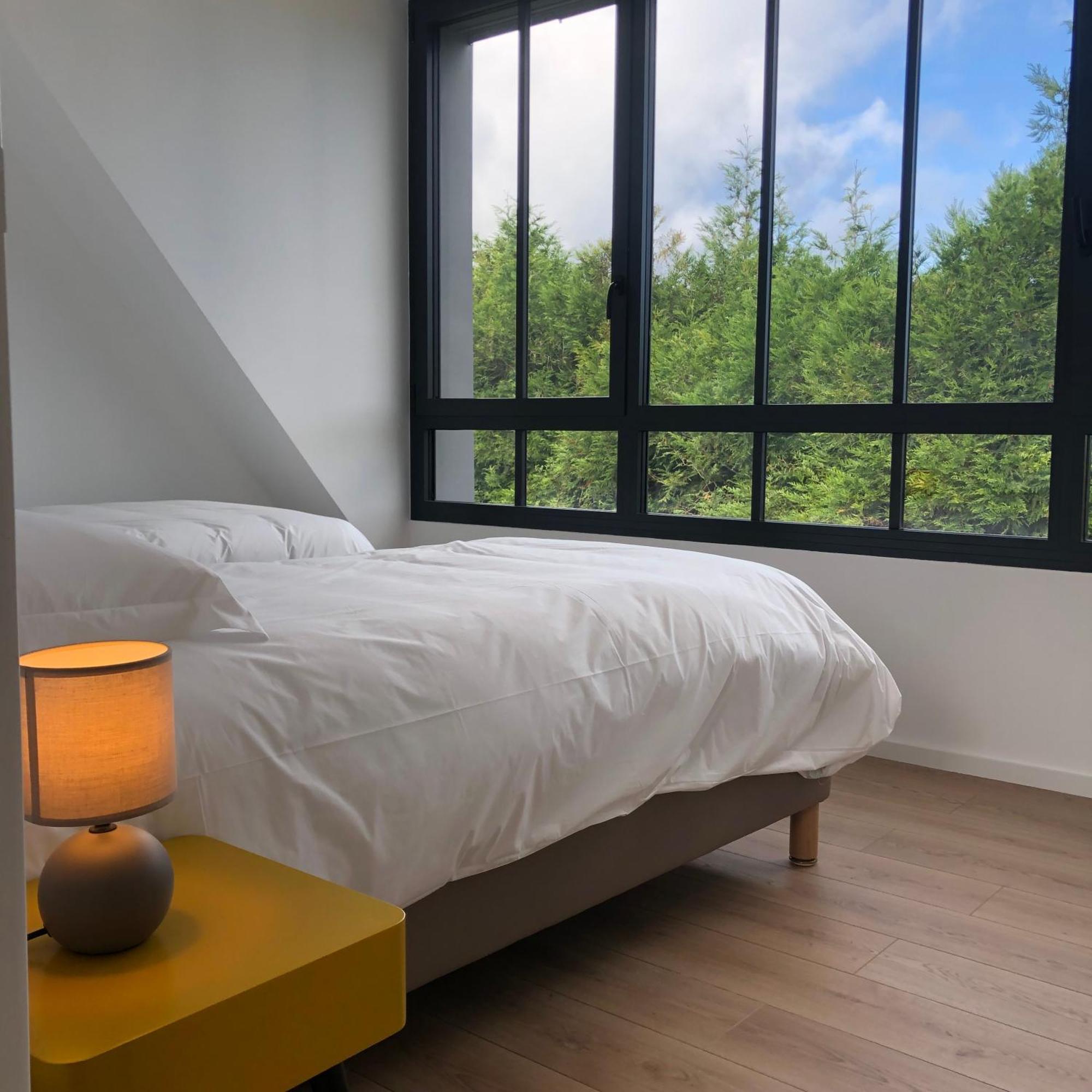 Les Ecolodges Sous Le Phare Louannec Esterno foto