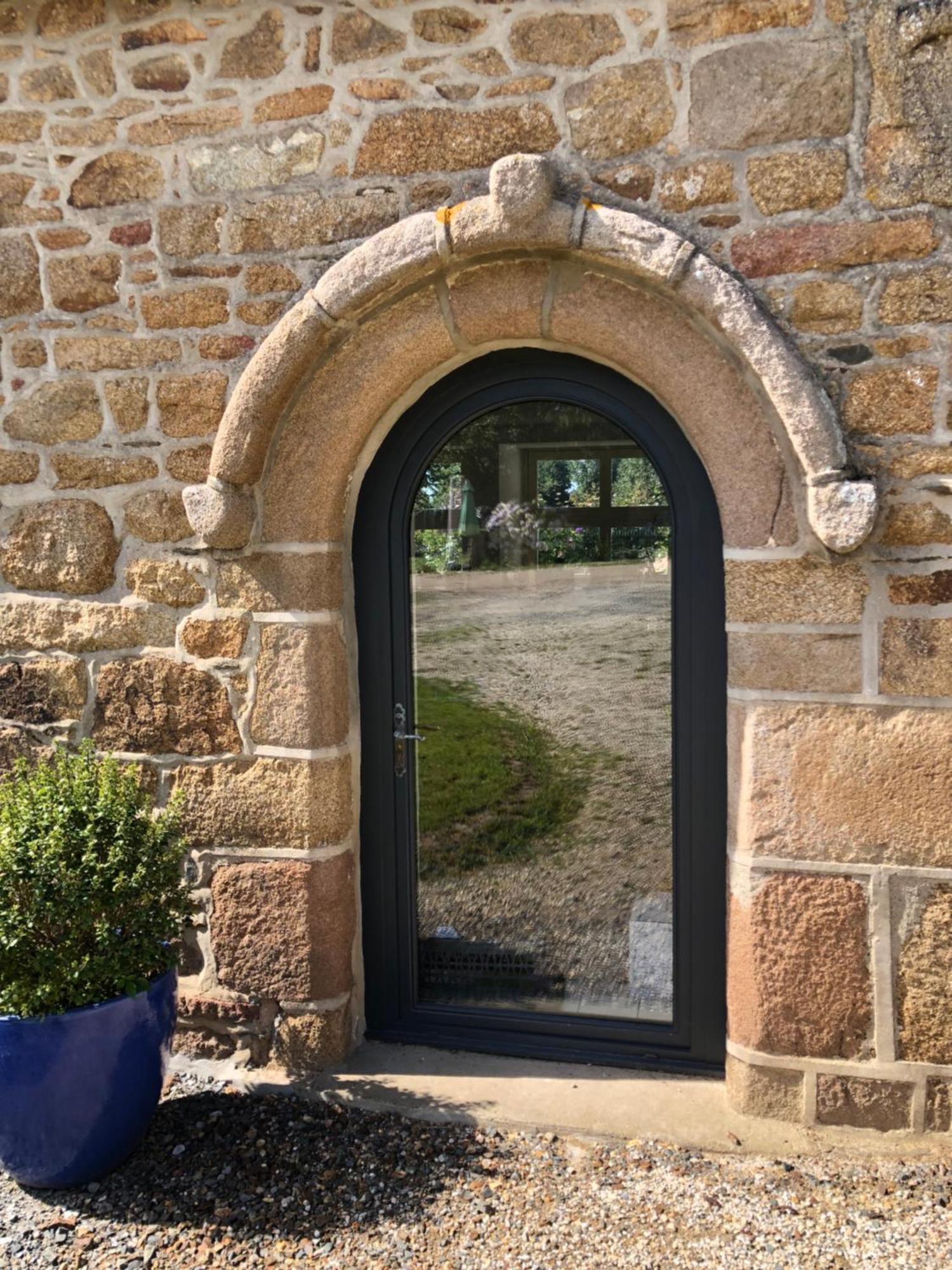 Les Ecolodges Sous Le Phare Louannec Esterno foto