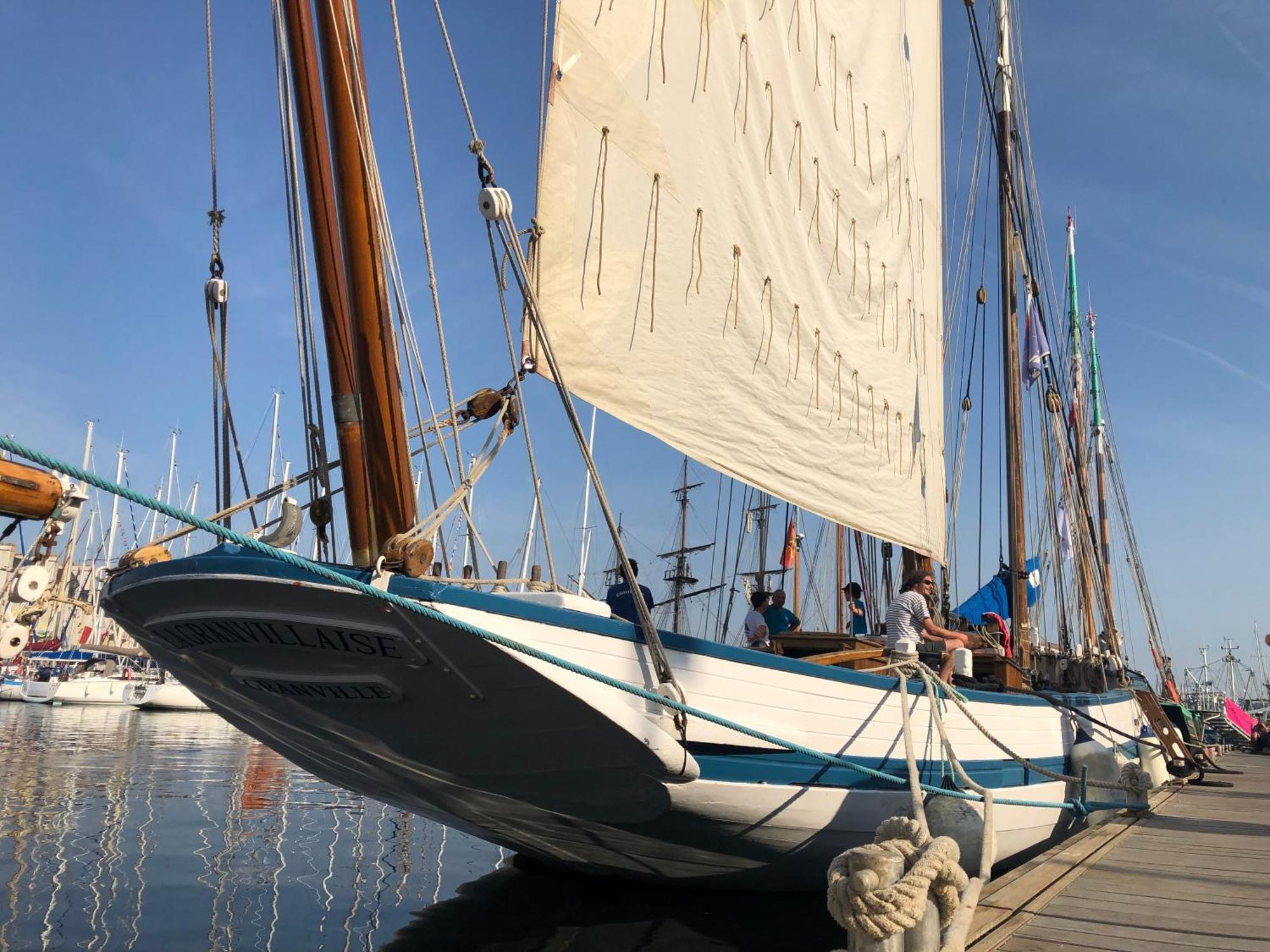 Les Ecolodges Sous Le Phare Louannec Esterno foto